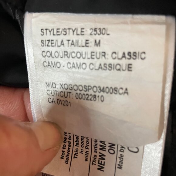 Canada Goose, Camo woman's size M Montebello Parka - Picture 6 of 11